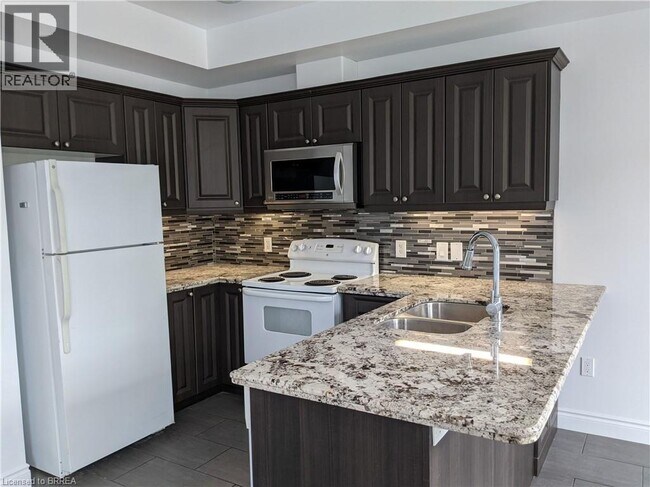 Building Photo - 21 Diana Ave