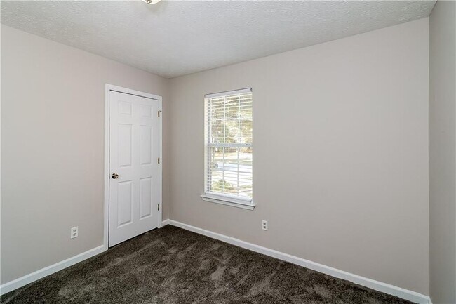 Foto del edificio - 173 Lovejoy Cir