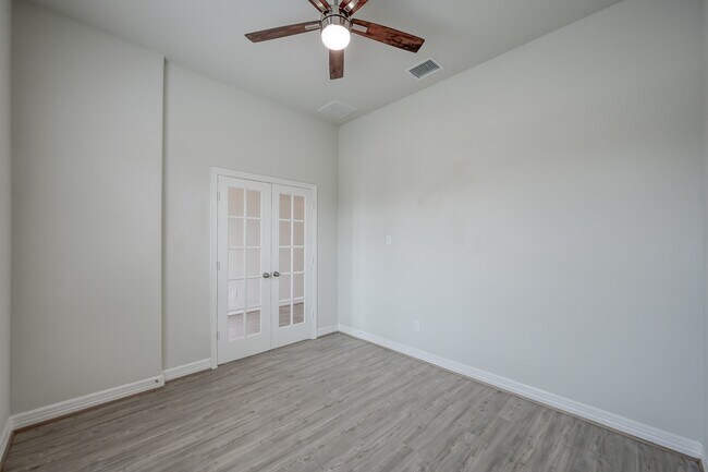 Foto del edificio - 15034 Baikal Teal Ter