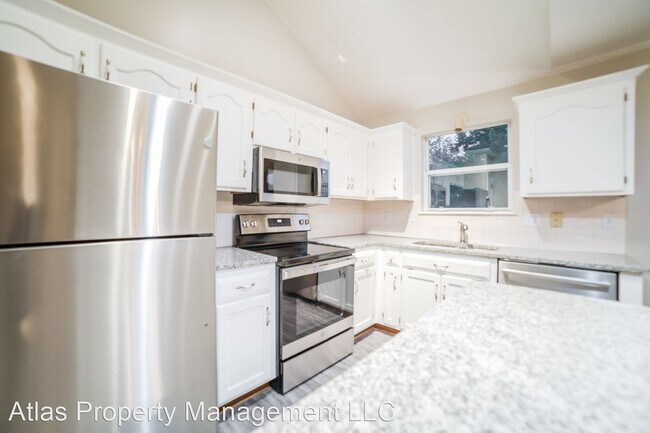 Building Photo - 3 br, 3 bath House - 1901 Apache Court