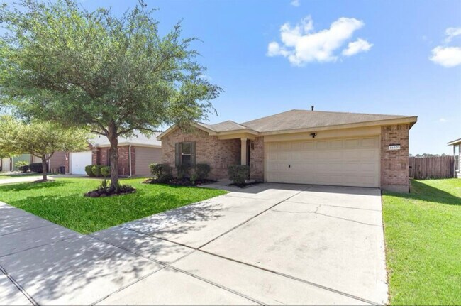 Foto del edificio - 16535 Burnell Oaks Ln