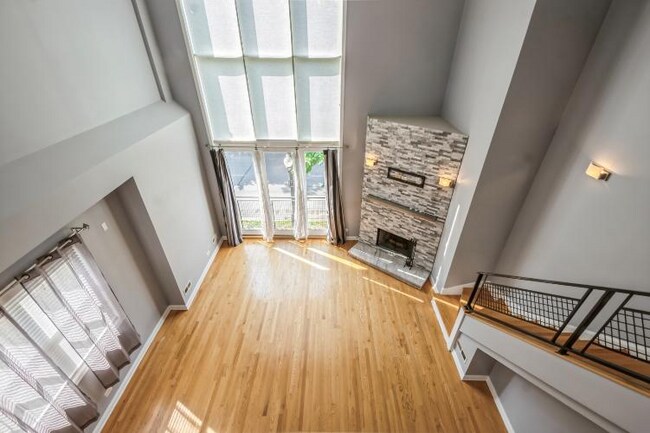 Building Photo - 2544-2E W Washington Blvd