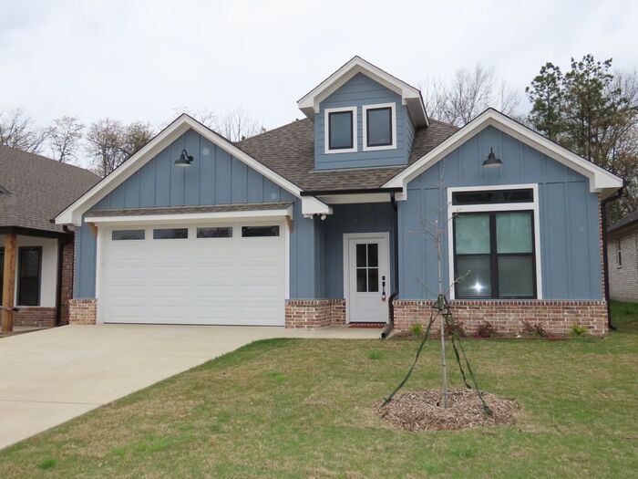 Primary Photo - Stunning 3 Bedroom, 2.5 Bath Home in Tyler!