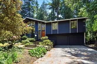 Building Photo - 12017 NE 68th Pl