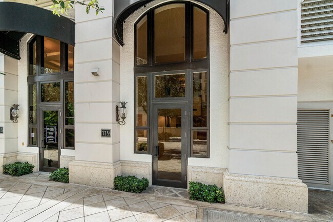 Foto del edificio - 701 S Olive Ave
