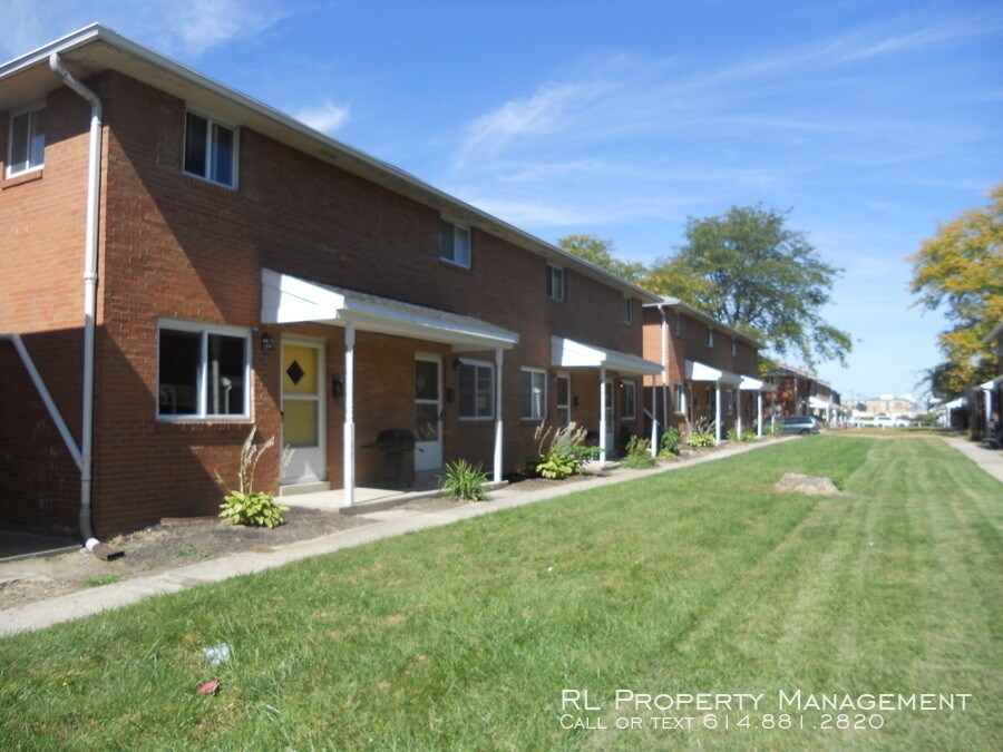 Primary Photo - 885 N Meadows Ct