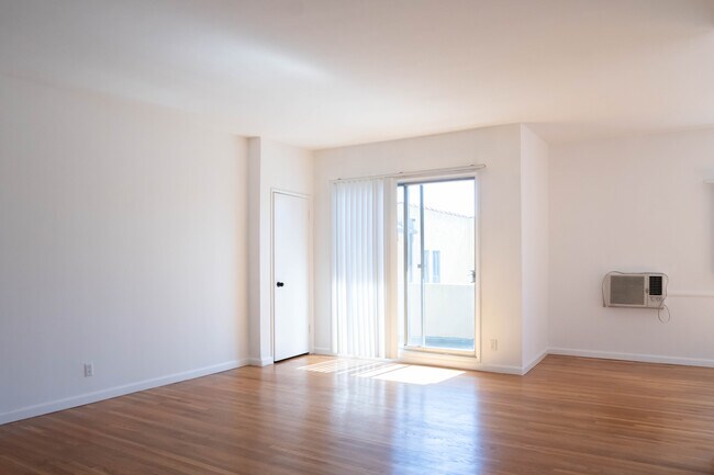 Foto del edificio - 423 S Maple Dr