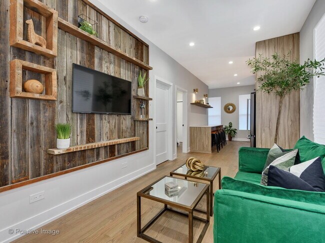 Foto del edificio - 2433 N Janssen Ave