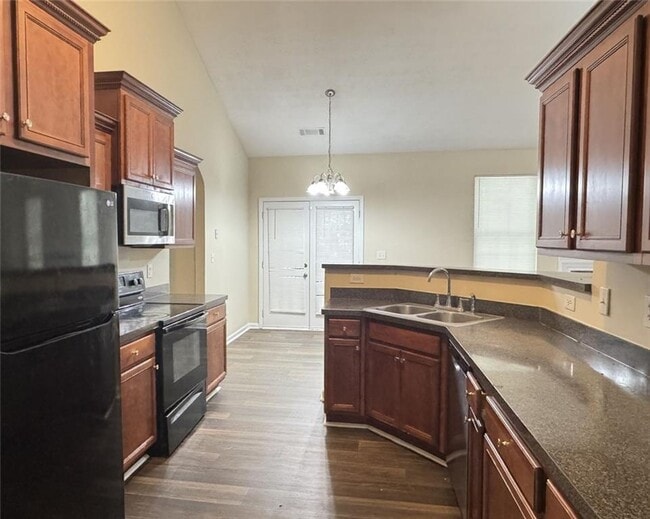 Building Photo - 5736 Lakeside Dr