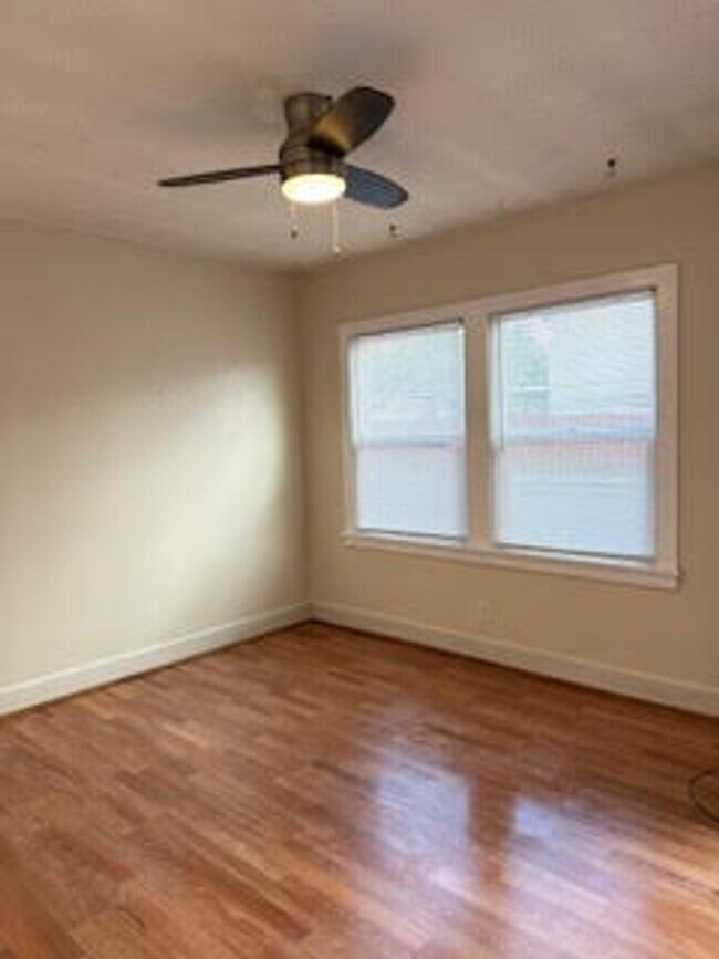Foto del edificio - 7630 SE Woodstock Blvd