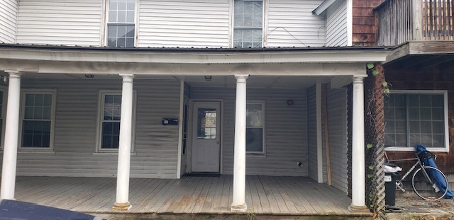 front door and covered porch - 11 St Paul St