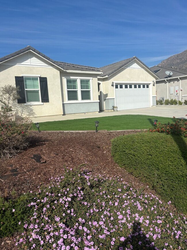 Foto del edificio - Riverside Home