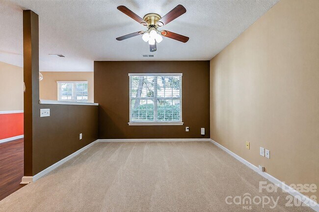 Foto del edificio - 10048 University Park Ln