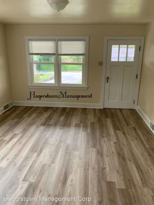 Building Photo - 2 br, 1 bath House - 13249 Pennsylvania Av...