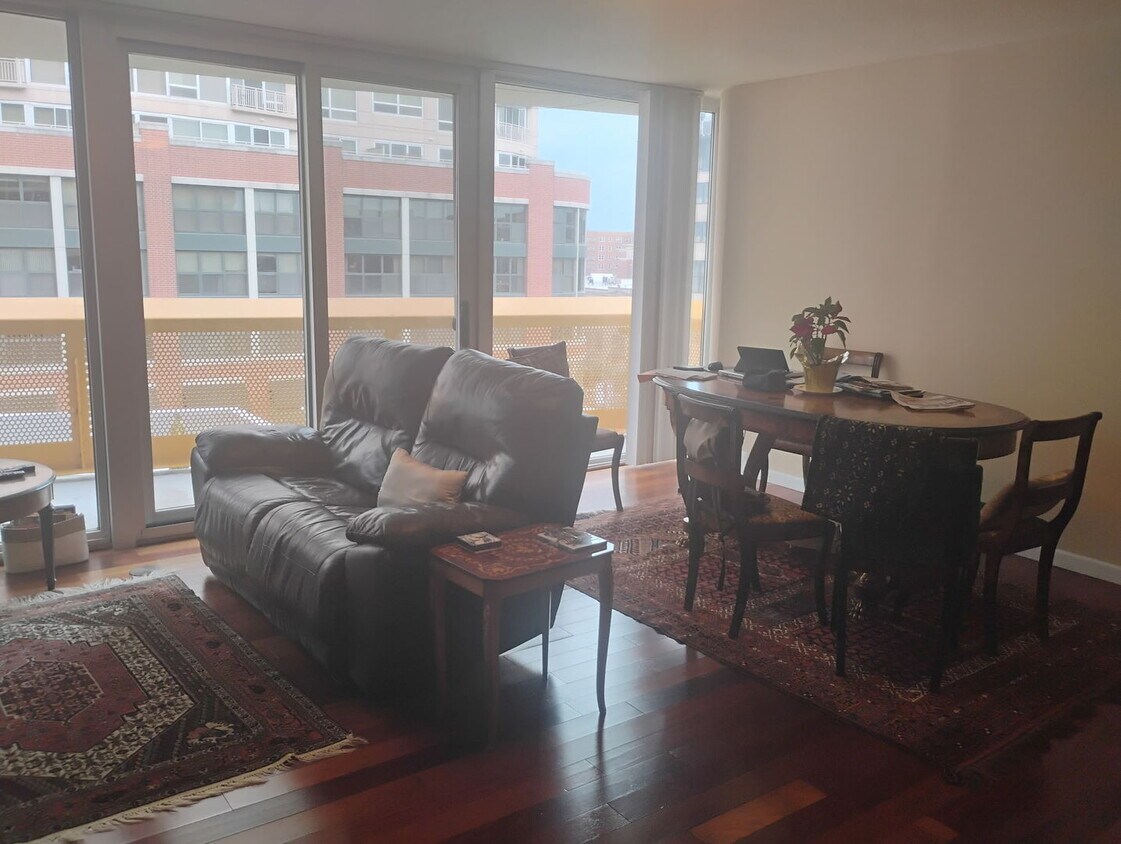 Foto del edificio - 1580 Sherman Ave