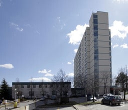 Building Photo - 2877 Ellesmere Rd