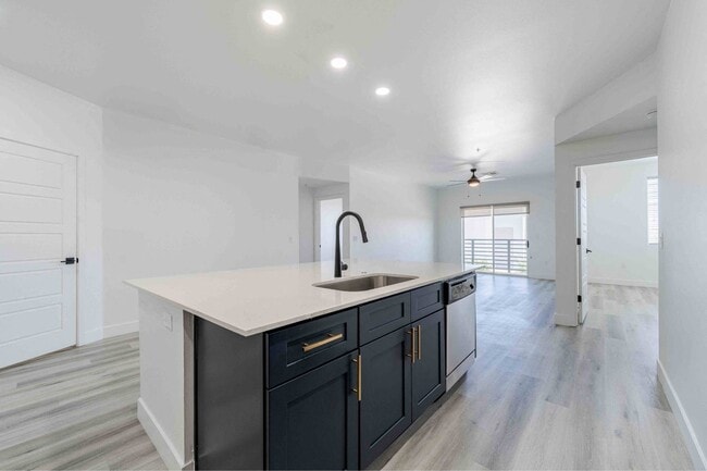 Slate, Scottsdale, AZ, Vacant Kitchen - Slate Scottsdale