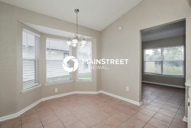 Building Photo - 3 Bedroom Pet-Friendly Home in Jacksonville, FL with Main Street Renewal