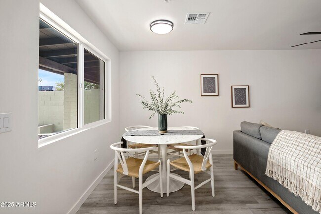 Foto del edificio - 3114 N 68th St