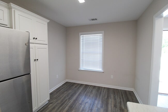 Building Photo - 419 Andover Dr