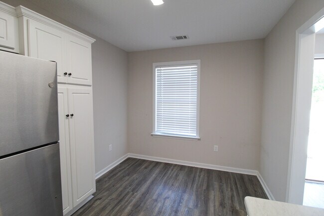 Foto del edificio - 419 Andover Dr