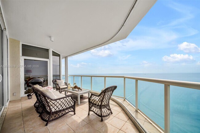 Foto del edificio - 6051 N Ocean Dr