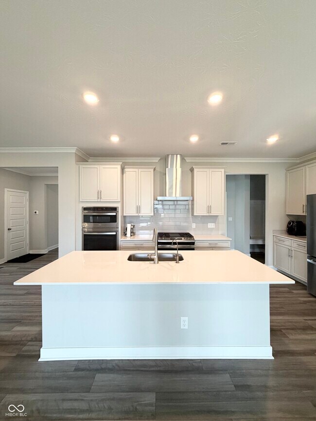 Foto del edificio - 908 Edmonds Pl