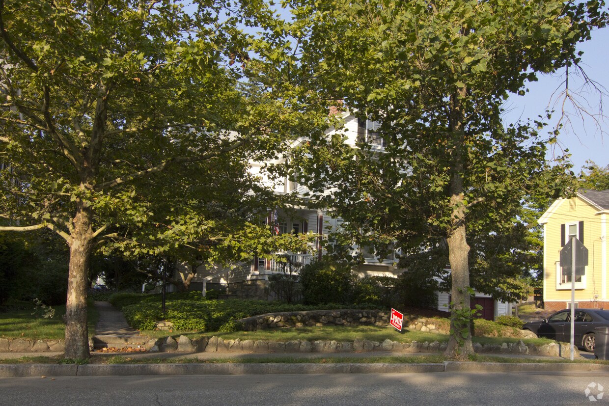 Building Photo - 25 Bartlet St