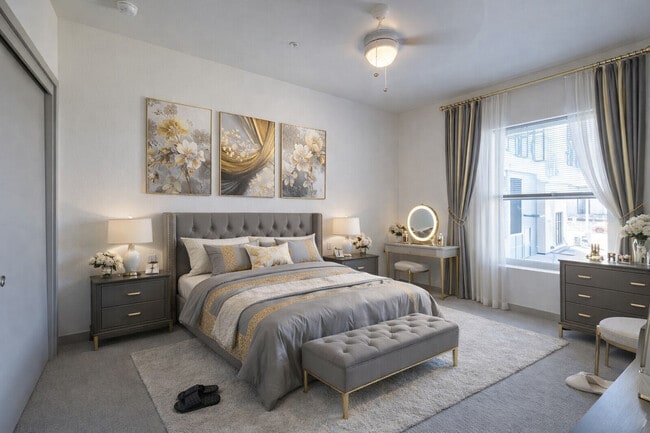 Building Photo - Flo