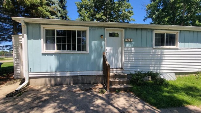Building Photo - 460 Lee Ave