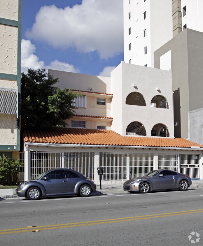 Primary Photo - 424 SW 12th Ave