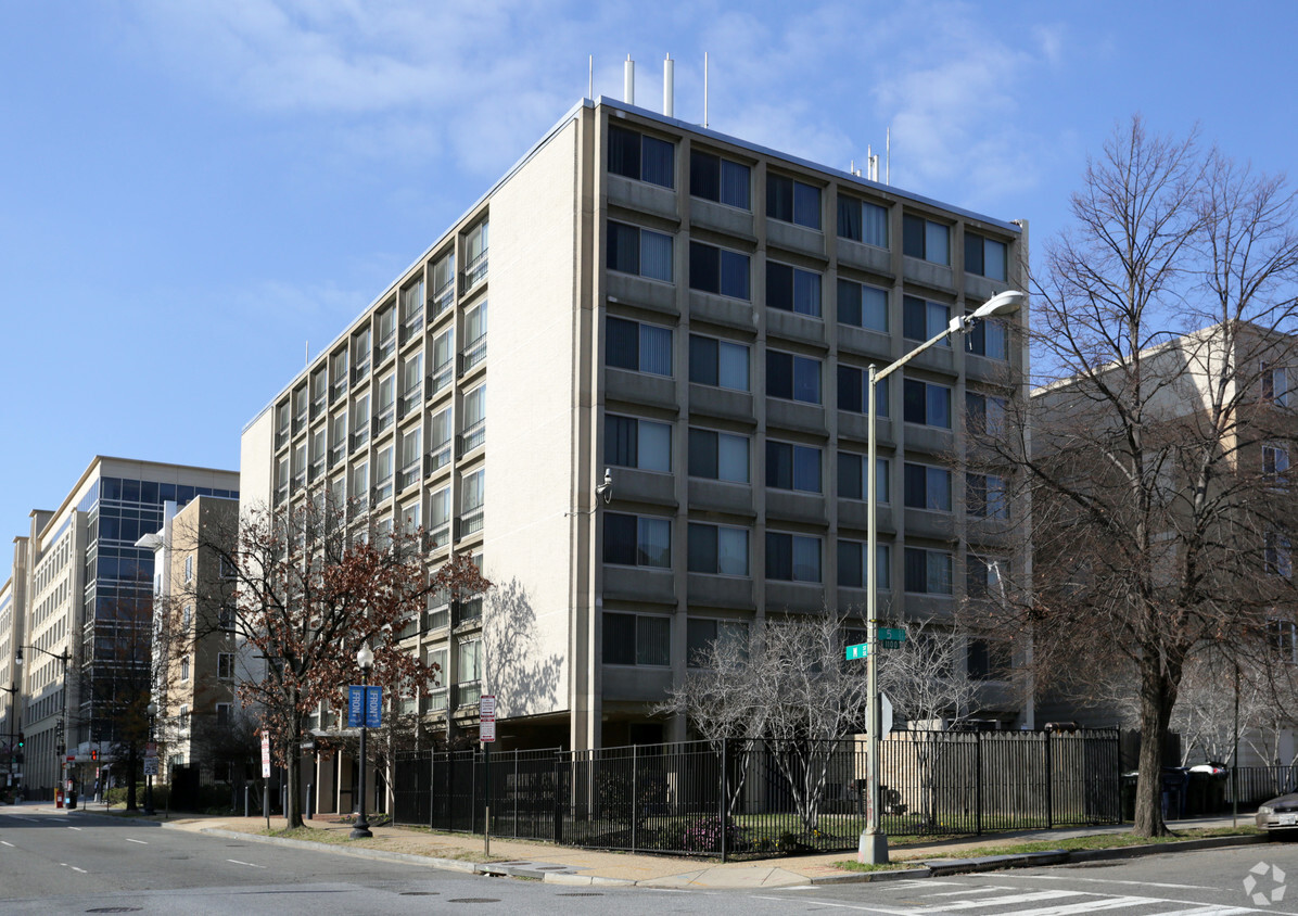 Primary Photo - Carroll Apartments