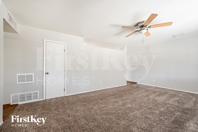 Building Photo - 15250 N 32nd Dr