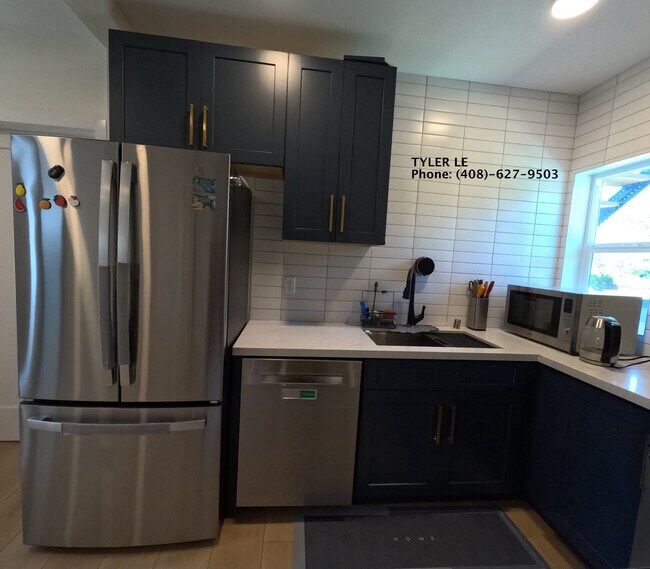 Cocina principal - 6115 Fremont St