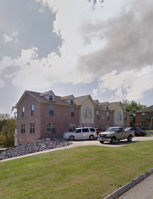 Building Photo - 1607 Meadow Spring Dr