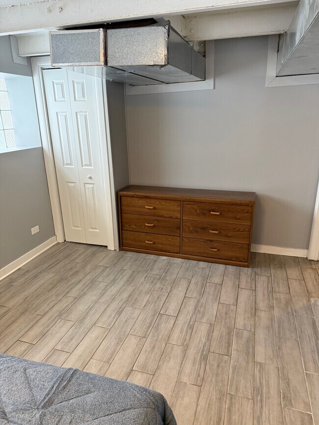 Building Photo - 10144 S Wood St