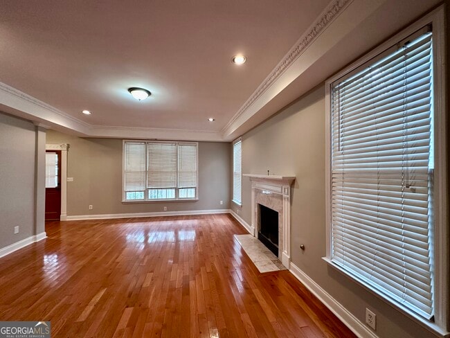 Building Photo - 1003 Lena St NW