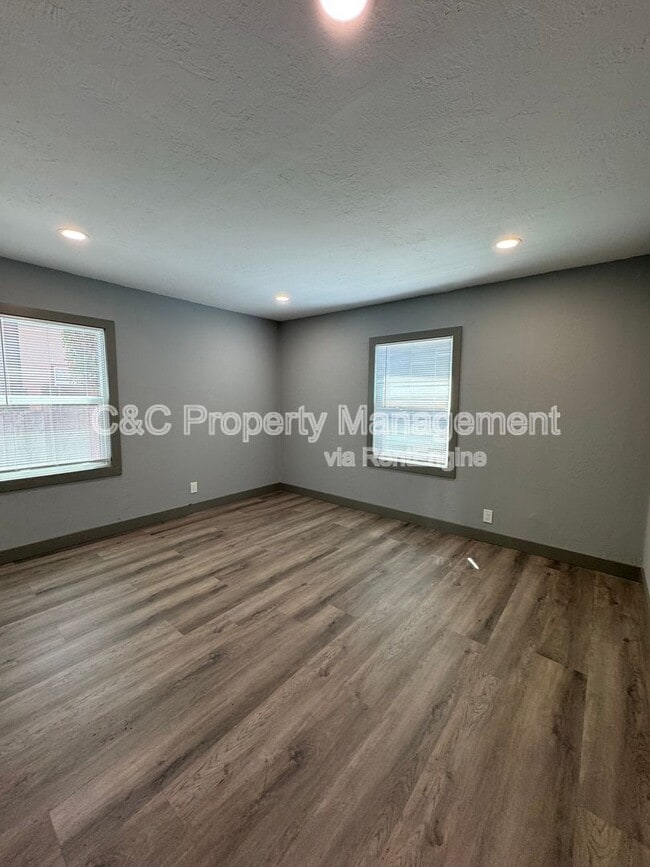 Building Photo - 2370 Lowell Ave
