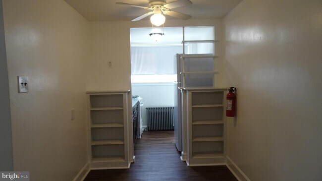 Building Photo - 6736 Blakemore St