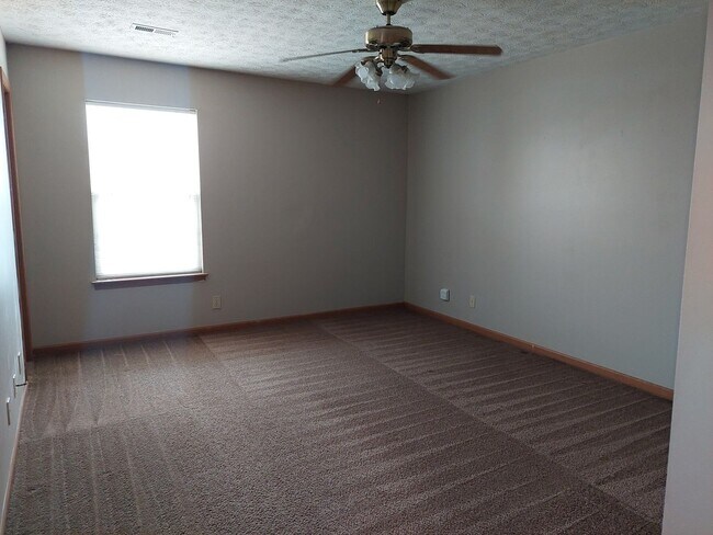 Building Photo - 3396 Edison Dr