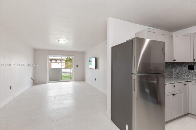 Foto del edificio - 13200 NE 7th Ave