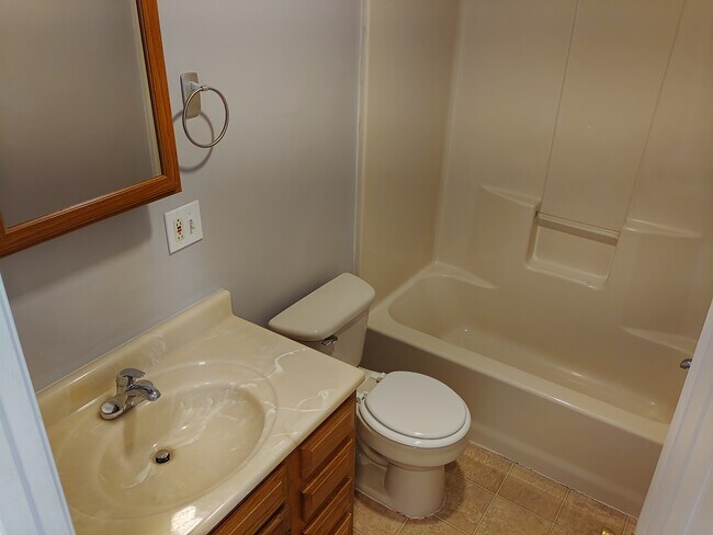 Bathroom - 41 Perley St