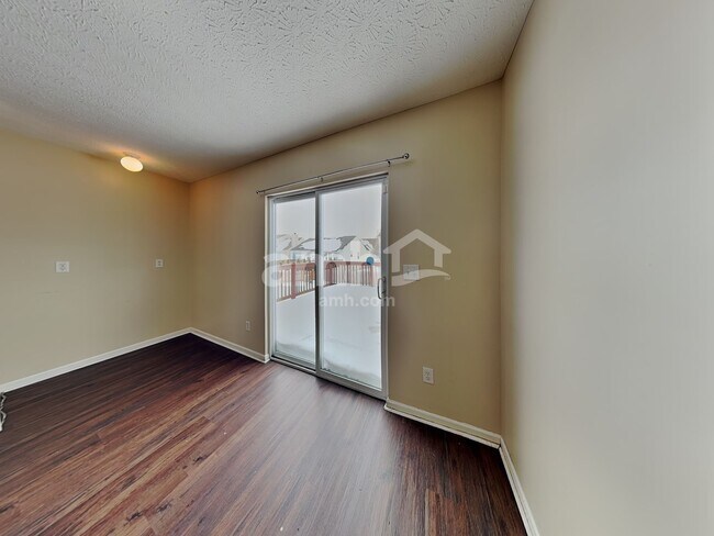 Foto del edificio - 8588 Greylag Ct