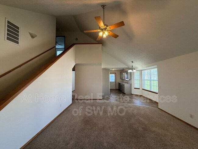 Building Photo - 1245 Bluegrass Rd