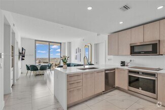 Building Photo - 2000 Metropica Wy