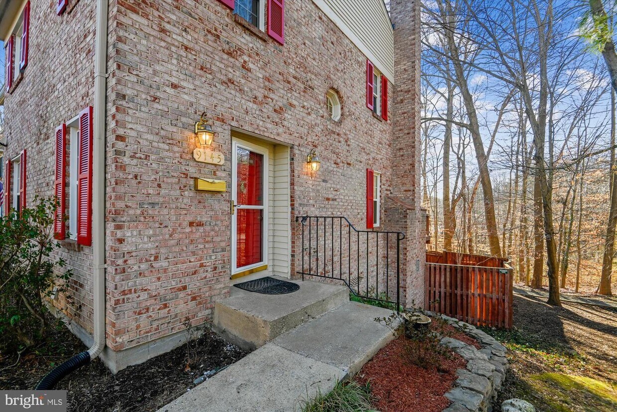 9145 Galbreth Ct, Springfield, VA 22153 Townhome Rentals in