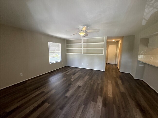 Foto del edificio - 318 S Poplar St