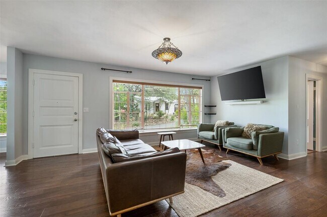 Foto del edificio - 1606 Kenwood Ave