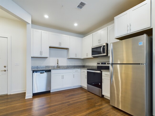 Kitchen - Aurora St. Leon Apartments