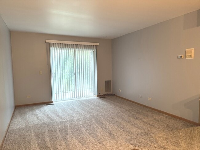 Foto del edificio - 727 Elm Ln